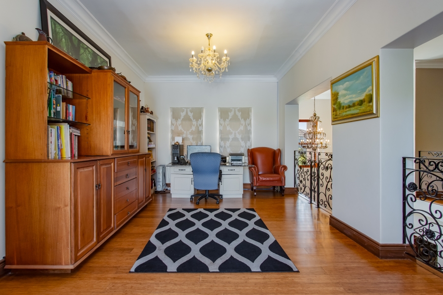 5 Bedroom Property for Sale in Val De Vie Estate Western Cape